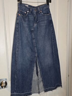 GAP High Rise Denim Maxi Skirt Raw Hem Front Slit Vintage Wash Size 0